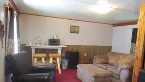 1 bedroom, individually decorated, individually furnished