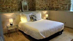 Literie de qualité supérieure, matelas mémoire de forme, minibar