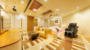 Minibar, desk, soundproofing, free WiFi