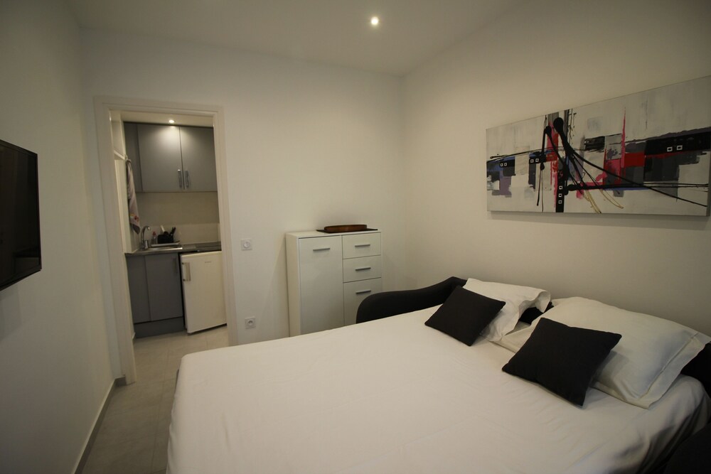 Nice Booking Studio Le Splendid Mer 2018 Hotel Prices Bathroom Featured Image Guestroom