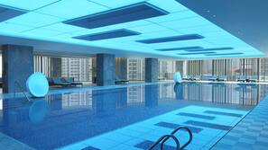 Kolam renang indoor