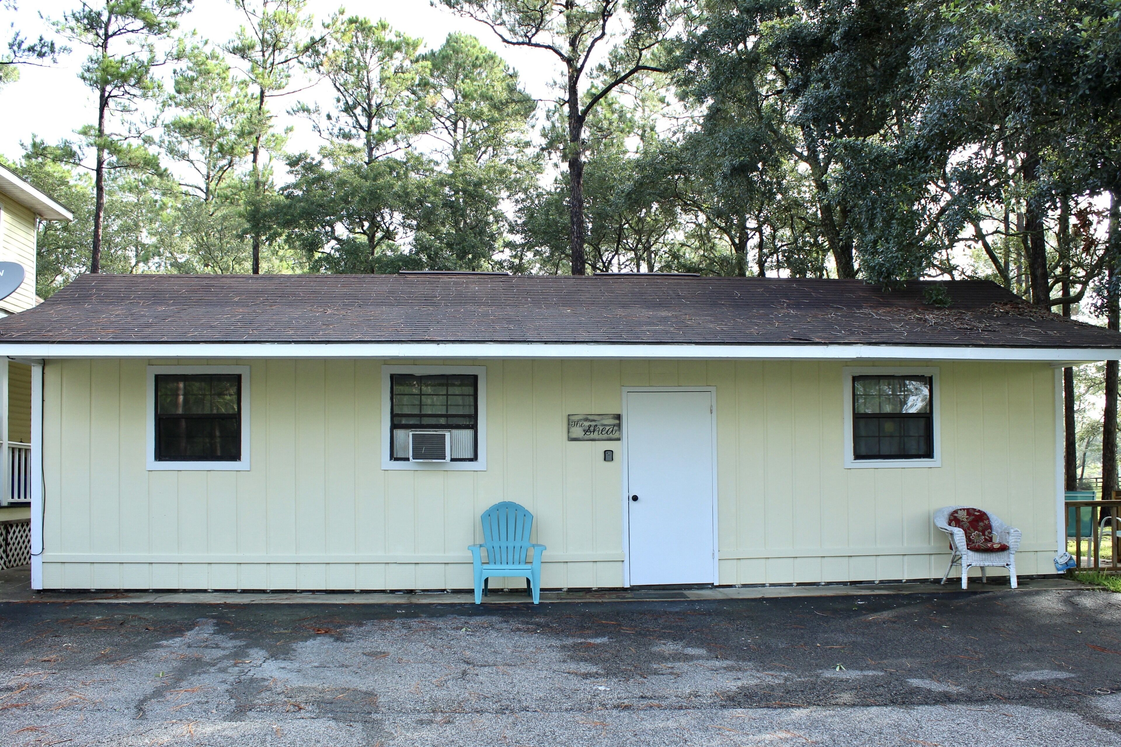 The Shed on MonLouis Island with nearby fishing docks in Mobile, United States