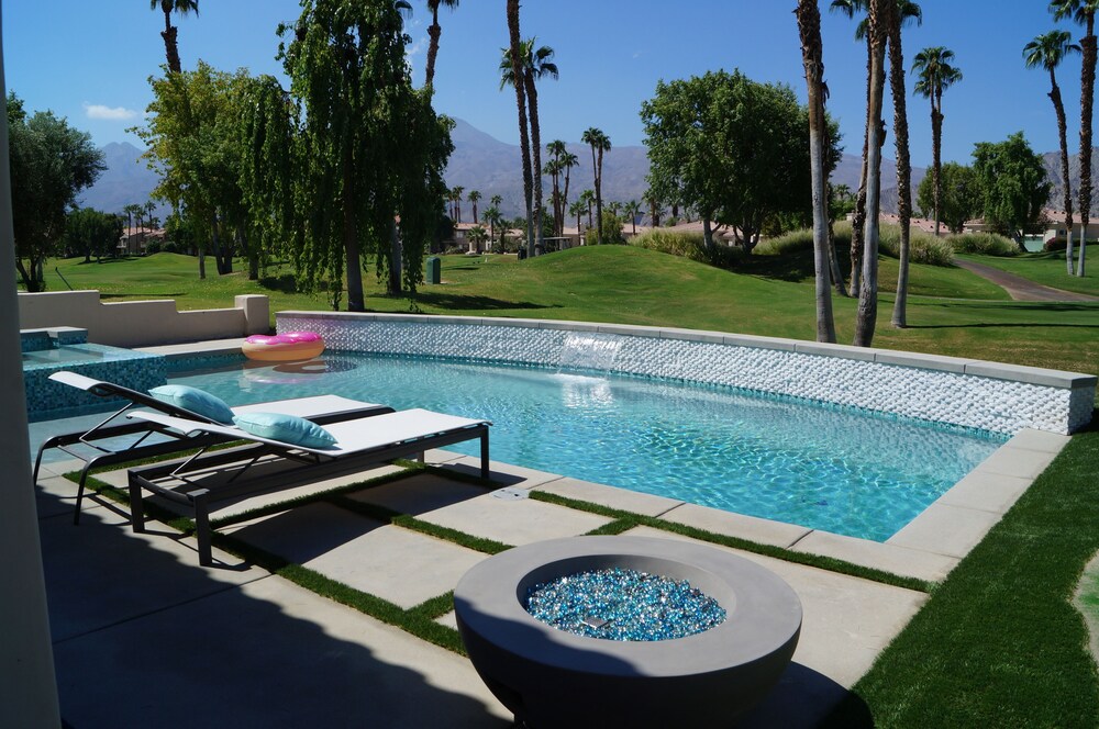 Luxury Pga West Home With New Salt Water Pool Spa Firepit Bbq Featured Image