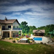 Top 10 Linn Hotels In Columbia 55 Hotel Deals On Expedia Scenic Lakeside Cau With Heated Pool Hot Tub Outdoor Kitchen Tv Fireplace