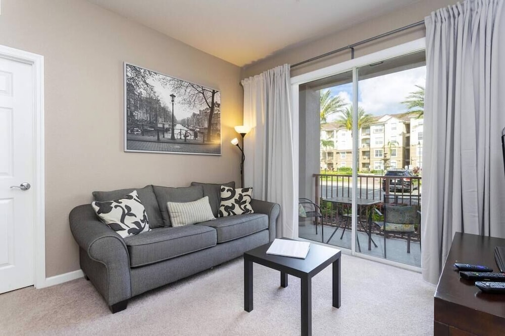 Amazing  Vista Cay 3 beds/2 bath, Close to Intl Drive , Conv. Center & Sea World