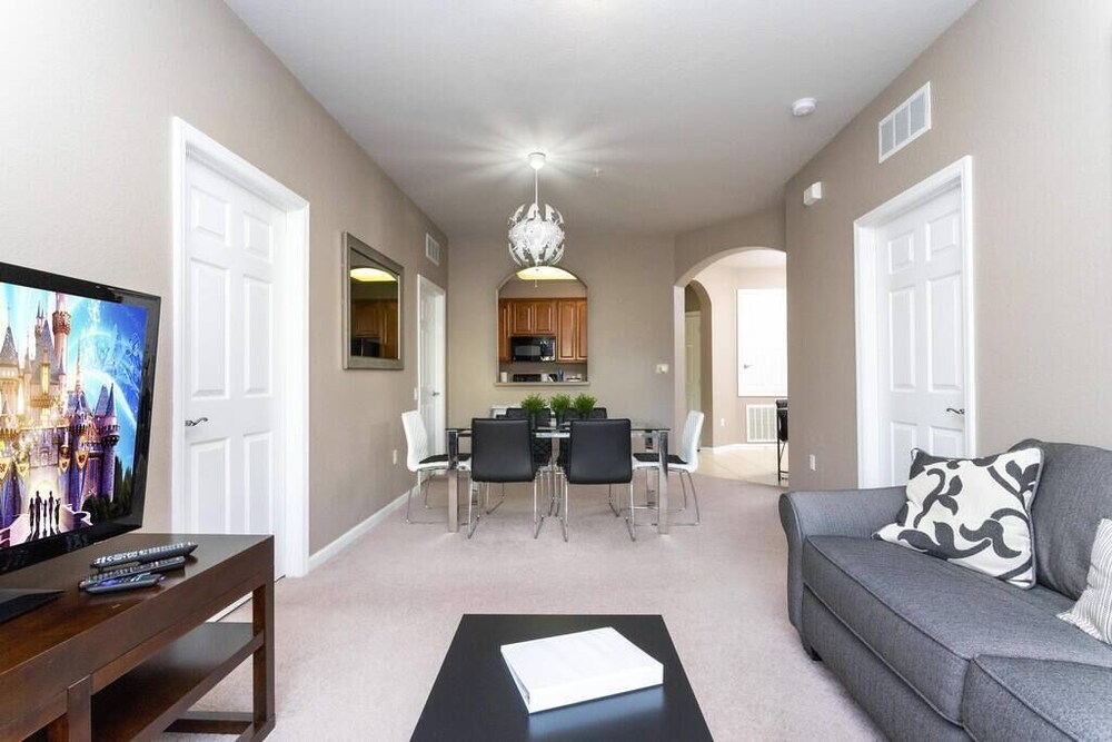 Amazing  Vista Cay 3 beds/2 bath, Close to Intl Drive , Conv. Center & Sea World