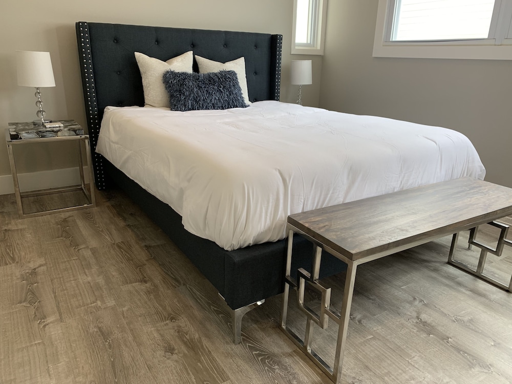 SPECTACULAR OCEAN FRONT HOME in MANTOLOKING Brick Vrbo