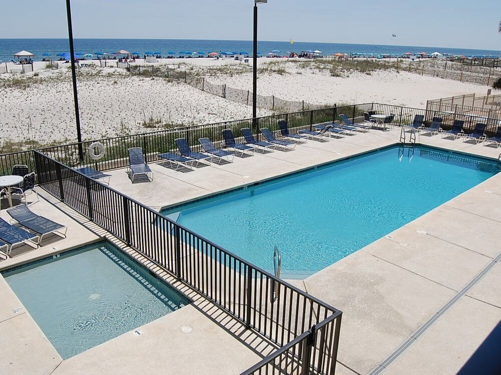 Beach front condo in heart of Gulf Shores!! Affordable, clean, recently