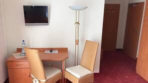 Zimmersafe, Schreibtisch, kostenpflichtige Zustellbetten