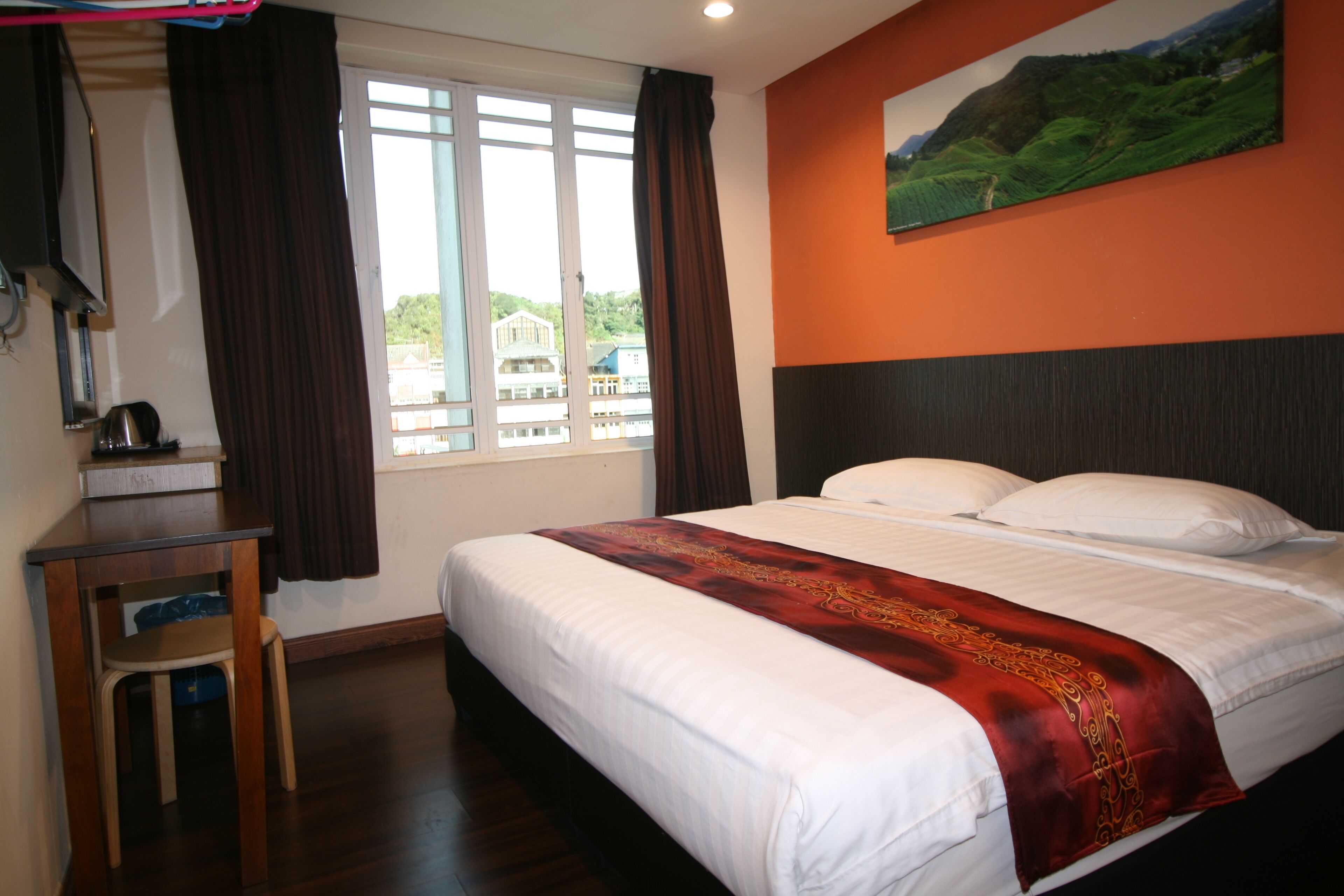 Hotel Pop Ash Contact