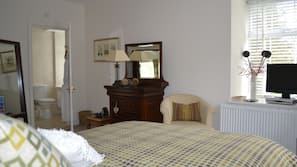 Egyptian cotton sheets, iron/ironing board, free WiFi