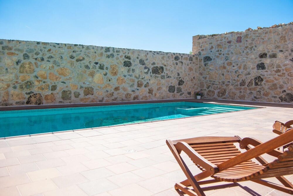 La Fuente Del Pinar 2019 Room S Deals Reviews Expedia La Fuente Del Pinar