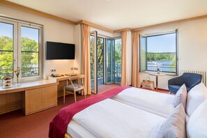 Premium Double Room, Lake View | Rollaway beds, free WiFi, bed sheets, wheelchair access