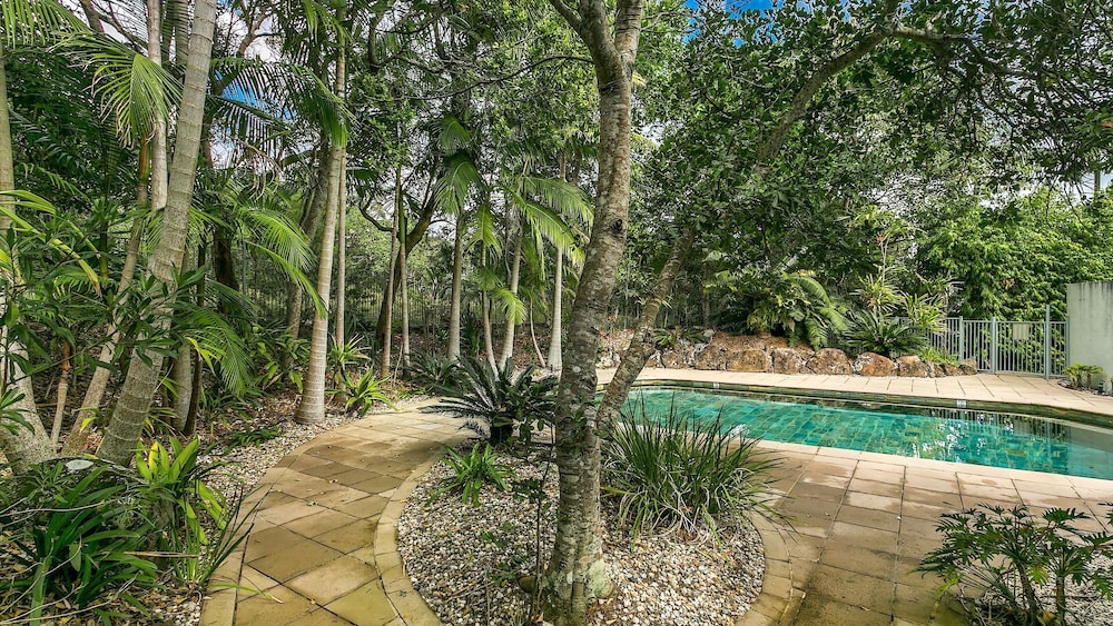 A Perfect Stay # 7 James Cook Apartments - Opposite Clarkes Beach