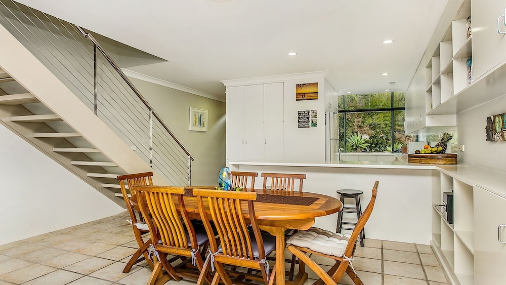 A Perfect Stay # 7 James Cook Apartments - Opposite Clarkes Beach