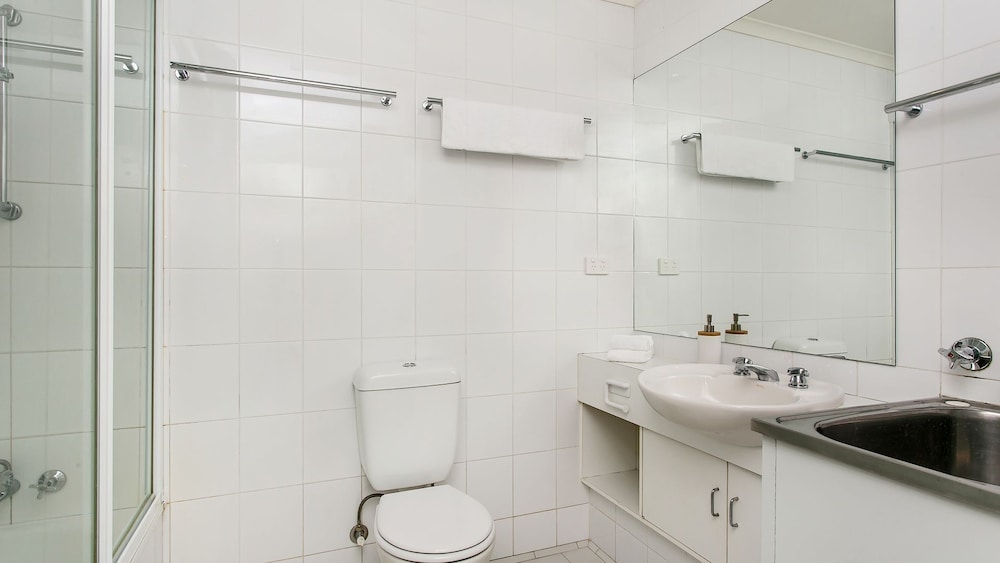 A Perfect Stay # 7 James Cook Apartments - Opposite Clarkes Beach