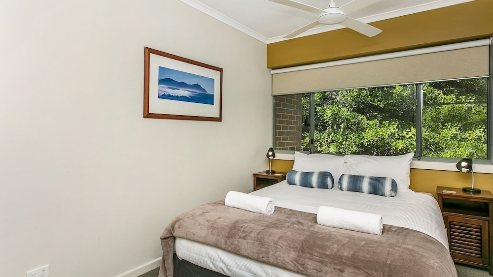 A Perfect Stay # 7 James Cook Apartments - Opposite Clarkes Beach