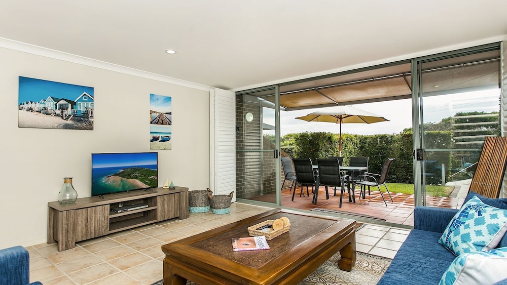 A Perfect Stay # 7 James Cook Apartments - Opposite Clarkes Beach