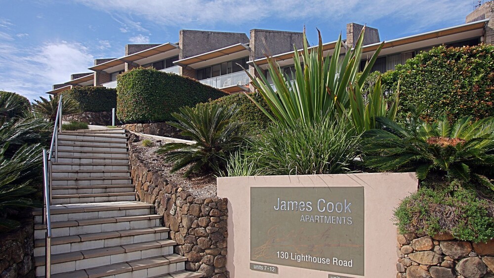 A Perfect Stay # 7 James Cook Apartments - Opposite Clarkes Beach