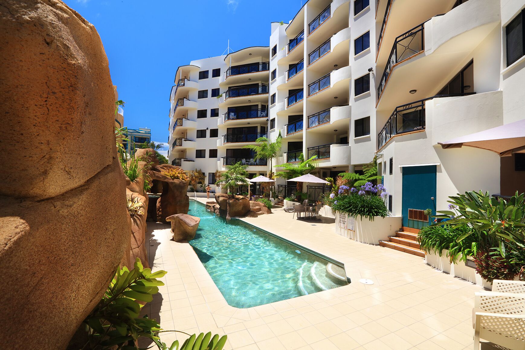 Renovated 2 Bedroom Apartment 2Blocks from Beach - Caribbean Resort Mooloolaba