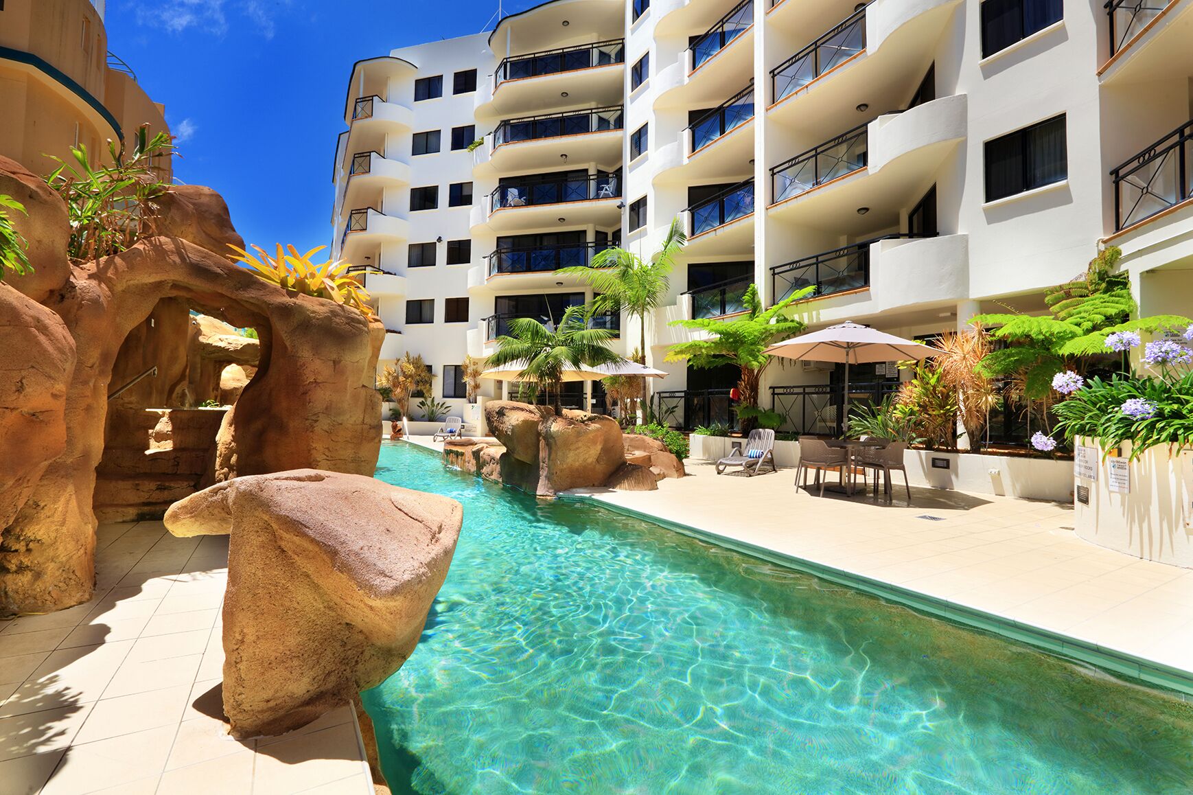Renovated 2 Bedroom Apartment 2Blocks from Beach - Caribbean Resort Mooloolaba