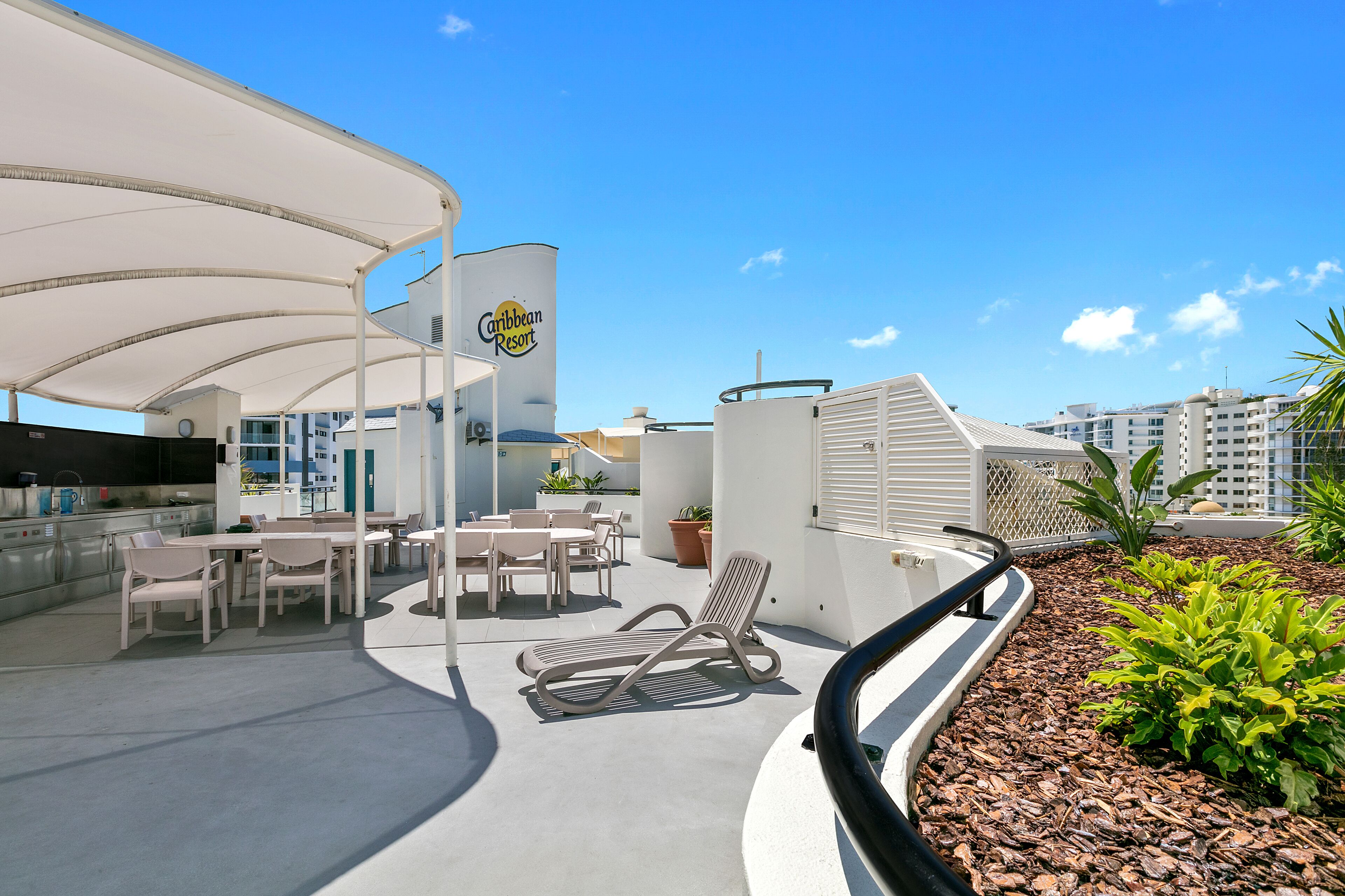 Renovated 2 Bedroom Apartment 2Blocks from Beach - Caribbean Resort Mooloolaba