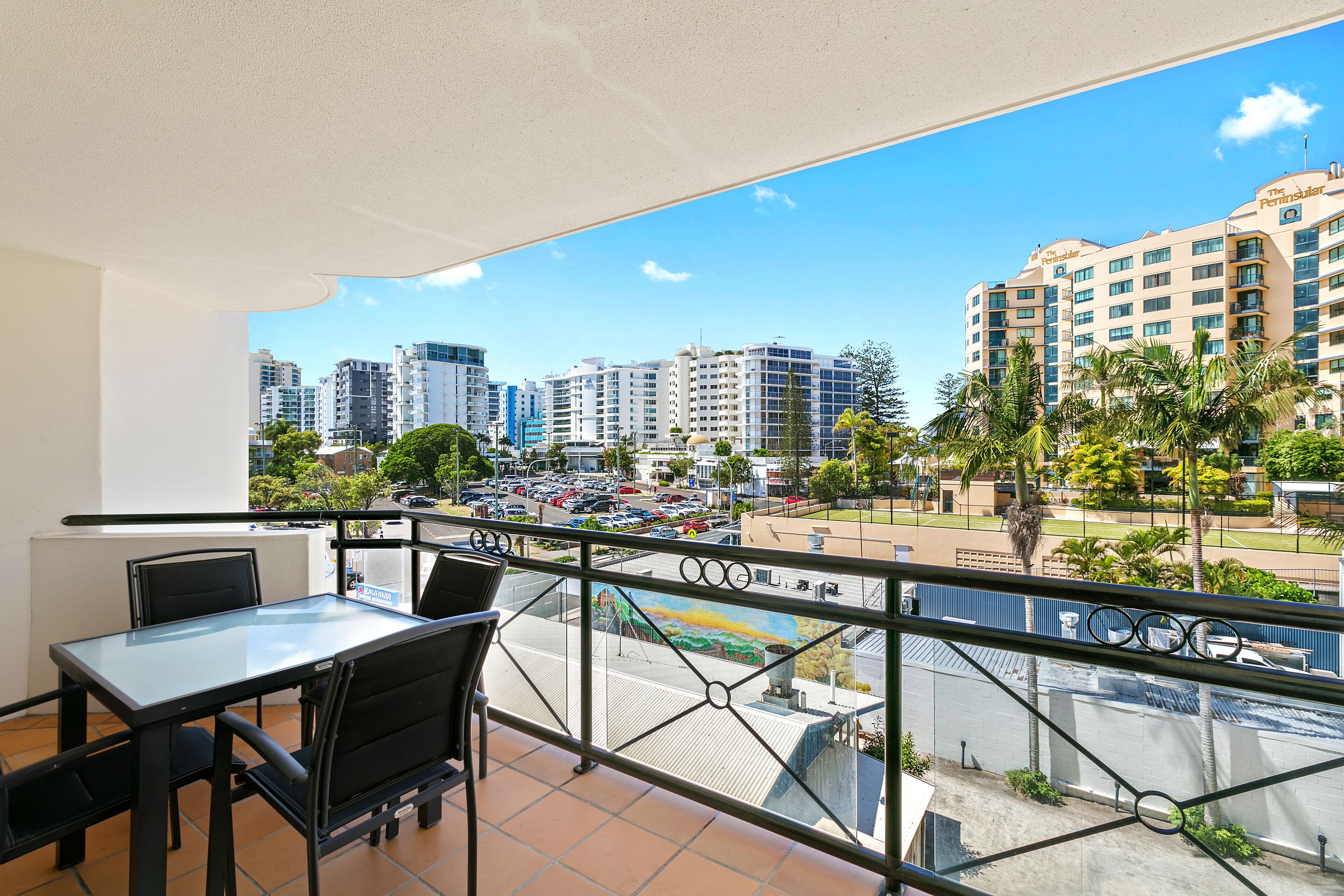 Renovated 2 Bedroom Apartment 2Blocks from Beach - Caribbean Resort Mooloolaba