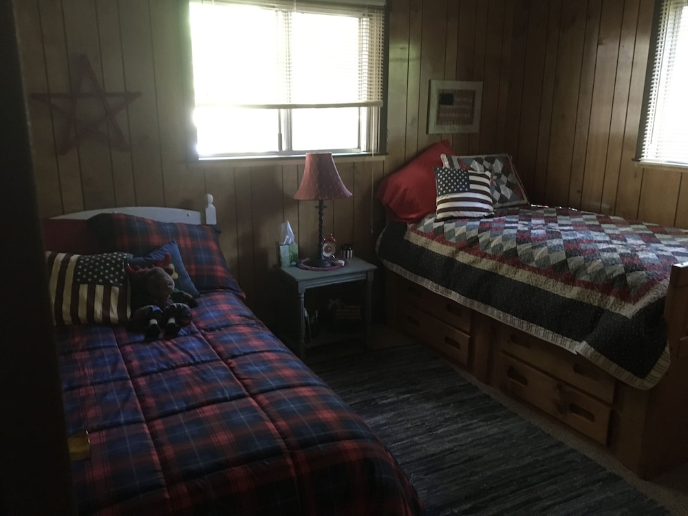 Big Trees Cozy Cabin In The Pines Pet Friendly 30 Minutes From