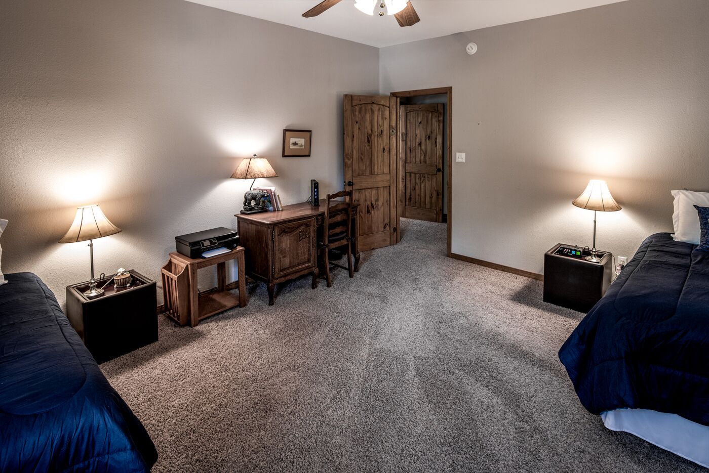 Anniversary Cabin, large home located in popular yet secluded forest area in Ruidoso, United States