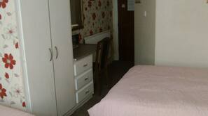 1 bedroom, premium bedding, desk, iron/ironing board