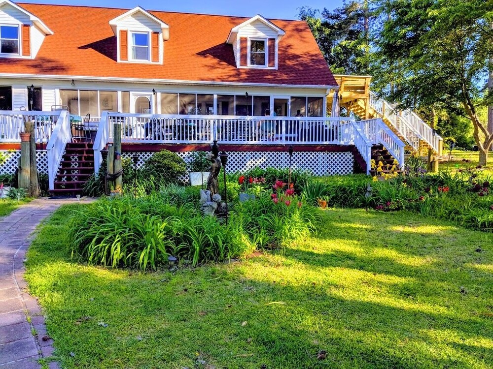 Lake Murray Paradise Front Upstairs Home W Peninsula Featured Image