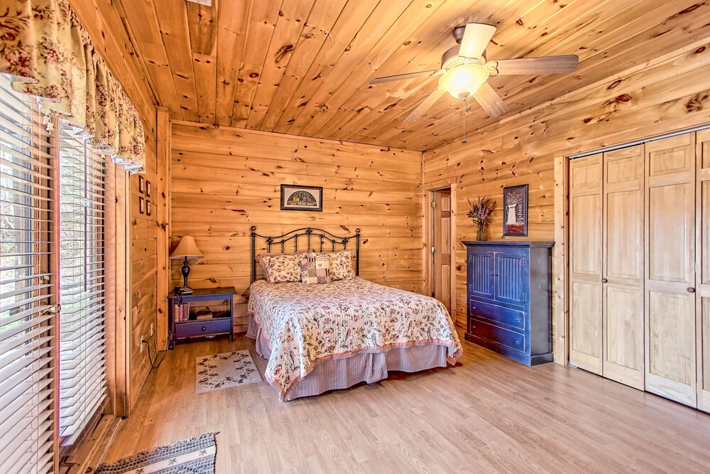 Spacious Gem with Hot Tub, Multiple Decks & Mountain & Forest