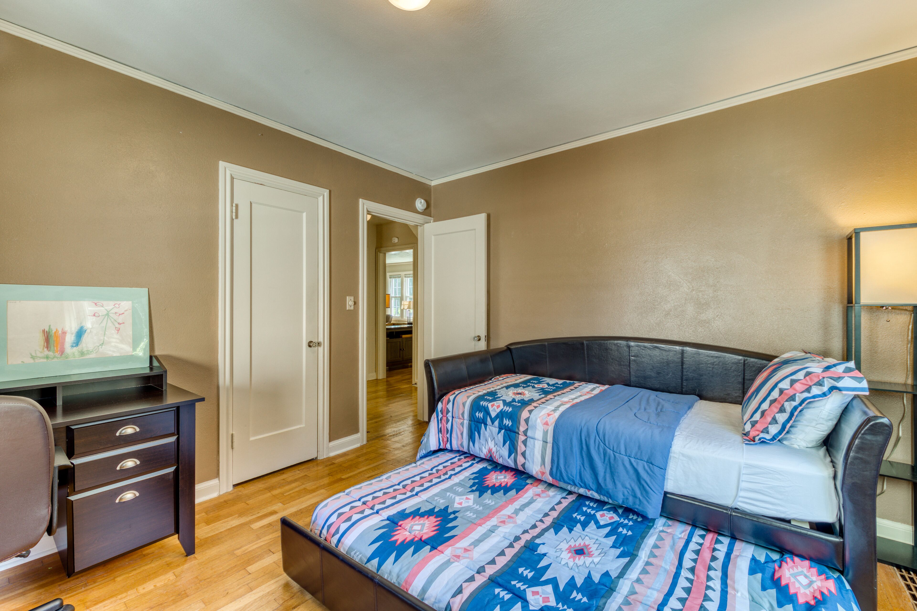 Cheerful Home With Patio & Yard - Walk to Parks, Trails & Hayward Field! in Eugene, United States