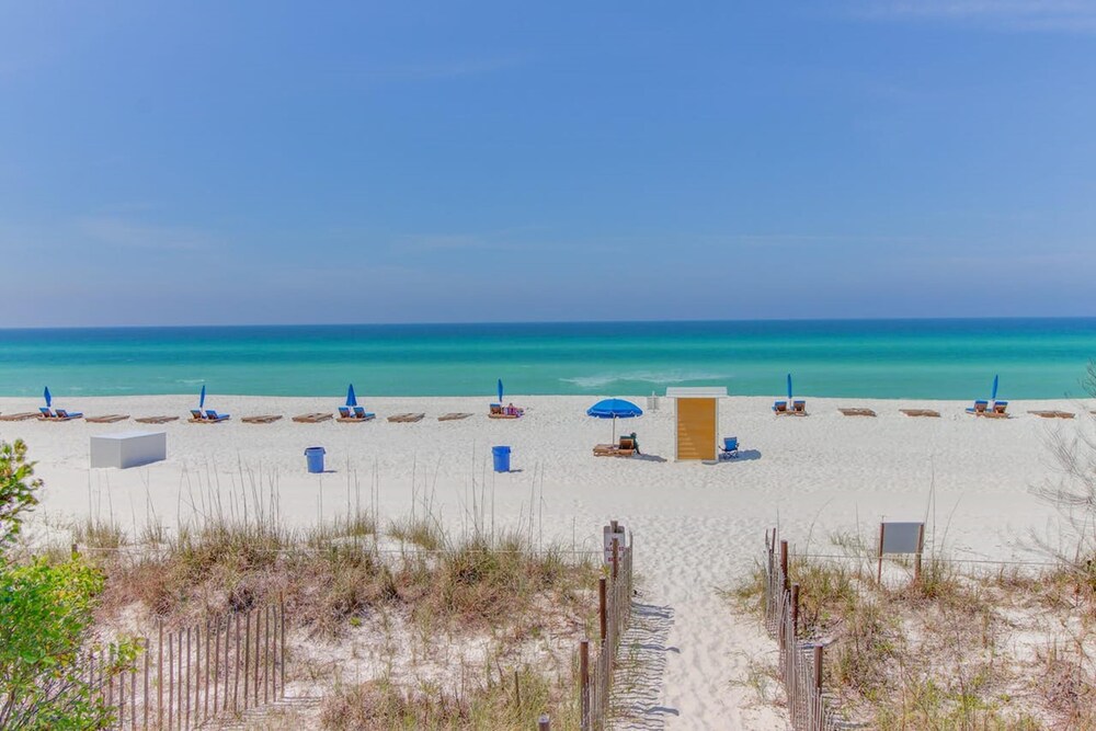 DIRECT BEACHFRONT * FREE ROUND OF GOLF DAILY & MORE! POOL, HOT TUB & MORE!