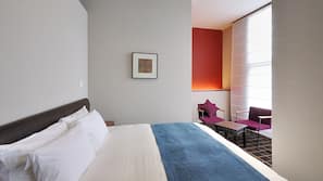 Blackout drapes, free WiFi, linens