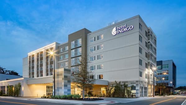 Hotel Indigo Gainesville-Celebration Pointe, an IHG Hotel in