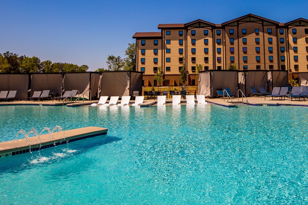 Outdoor pool, Great Wolf Lodge Atlanta / LaGrange, GA