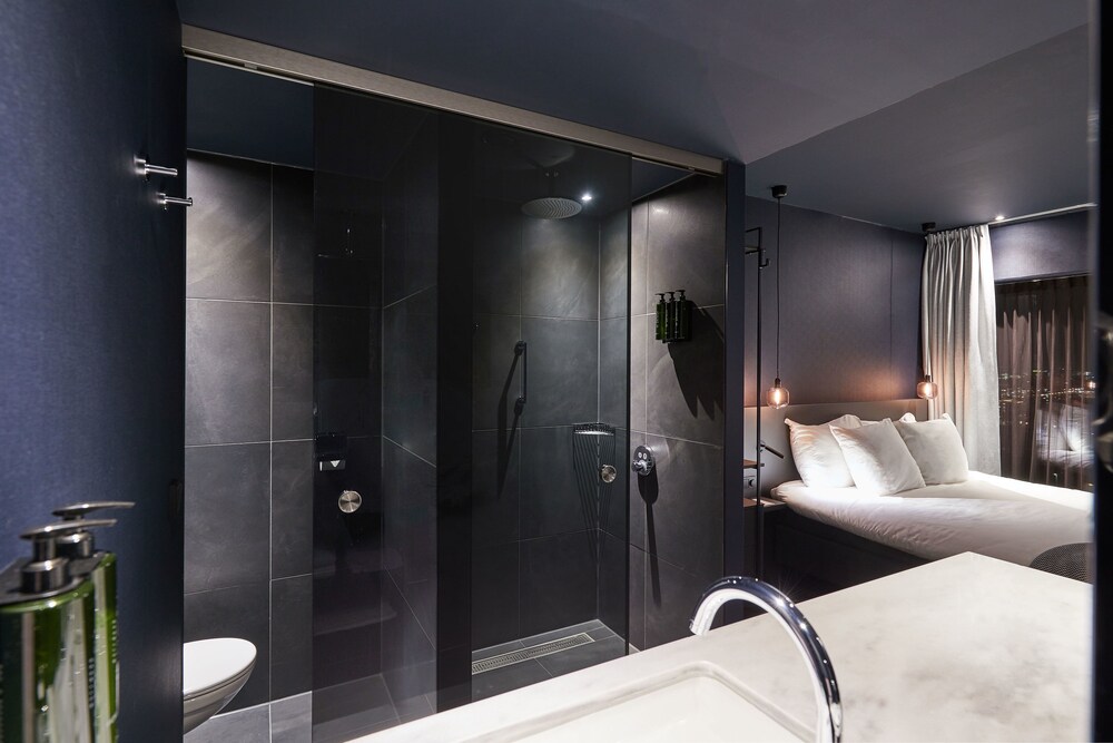 Van der Valk Hotel Amsterdam-Amstel - Reviews, Photos ...