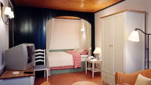 Premium bedding, free WiFi