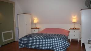 Premium bedding, free WiFi