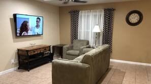 3 bedrooms, iron/ironing board, WiFi, linens