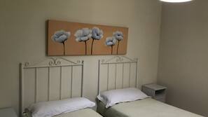 Premium bedding, soundproofing, iron/ironing board, free WiFi
