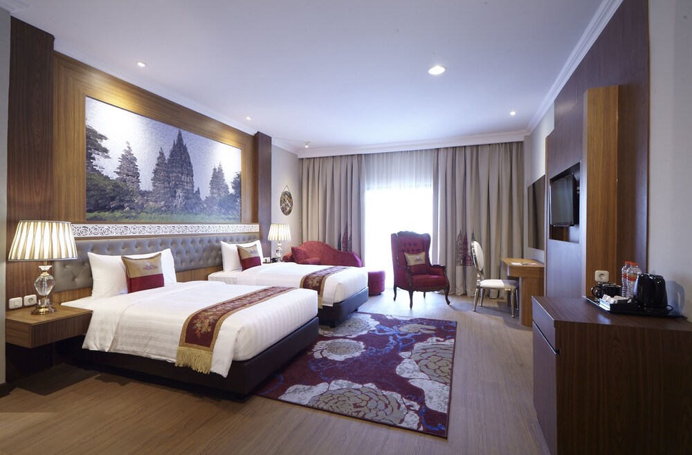 Ramada Suites By Wyndham Solo 2019 Room S 24 Deals Reviews Featured Image Guestroom