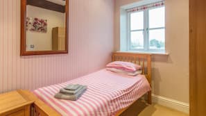 3 bedrooms, individually decorated, individually furnished, free WiFi