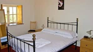 2 bedrooms, individually decorated, individually furnished, free WiFi