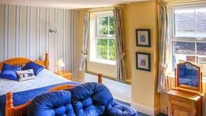 8 bedrooms, individually decorated, individually furnished, free WiFi