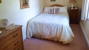 4 bedrooms, individually decorated, individually furnished, free WiFi