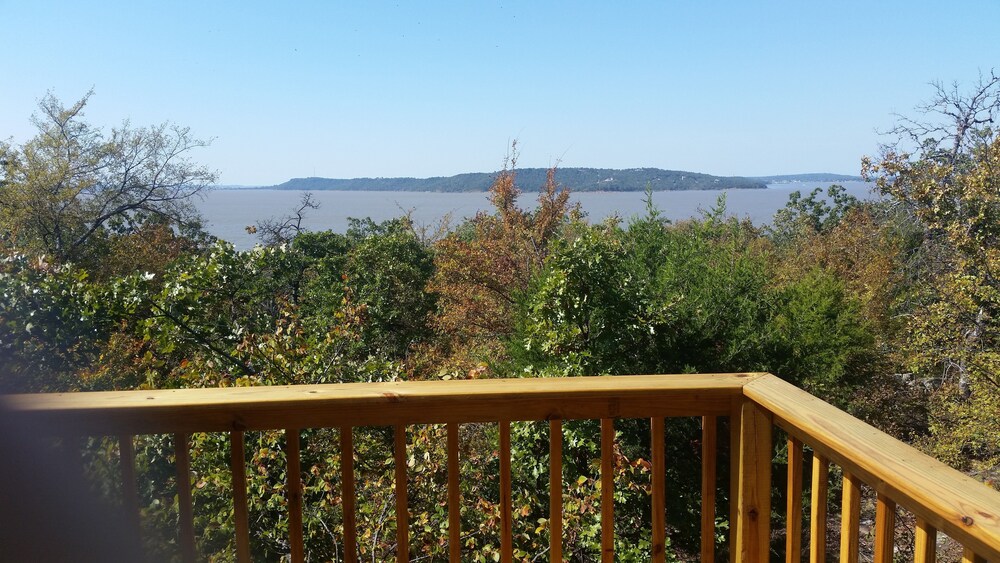 Treehouse for 2 w/Sunset View*Pet Friendly*Jacuzzi Tub*Private and Cozy