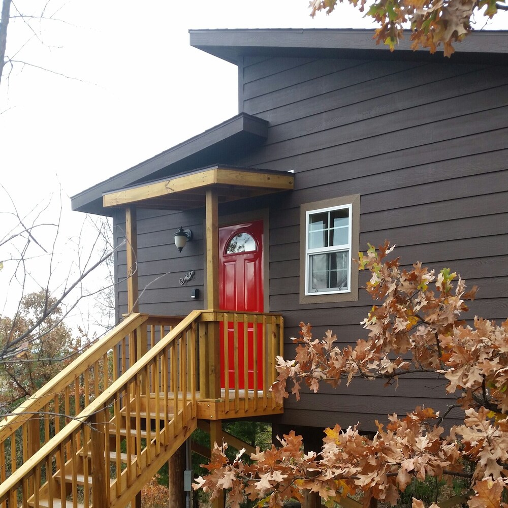Treehouse for 2 w/Sunset View*Pet Friendly*Jacuzzi Tub*Private and Cozy in Stigler Best Rates