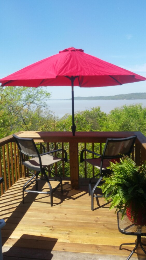 Treehouse for 2 w/Sunset View*Pet Friendly*Jacuzzi Tub*Private and Cozy in Stigler Best Rates